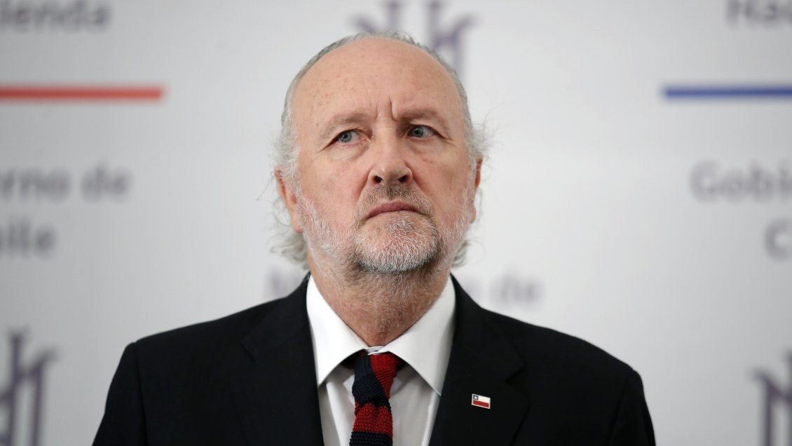 Ministro de Minería preocupado por supuesta estafa en Codelco: Es un hecho grave