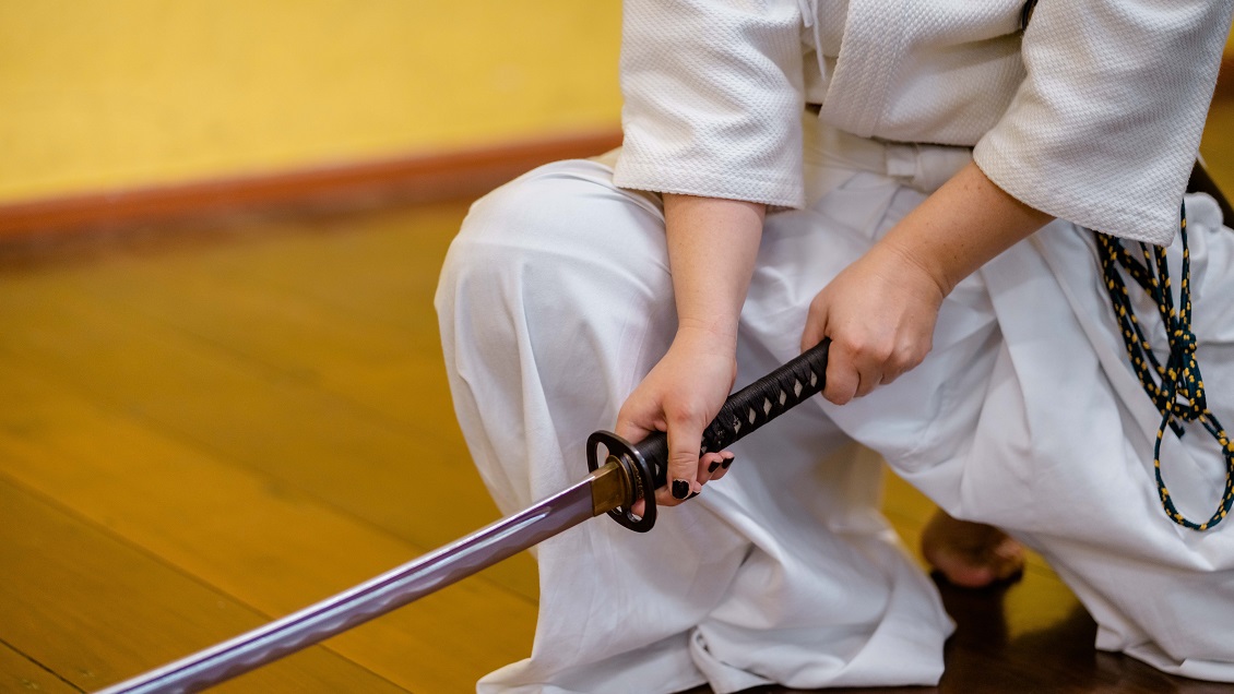 Juicio por combate: Hombre pidió duelo de espadas con su ex esposa y el abogado de ella