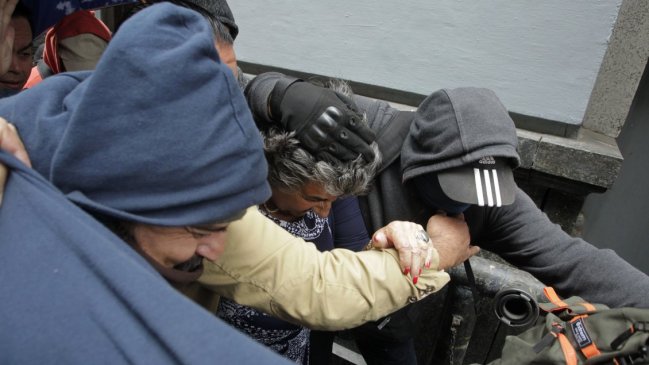 Alcaldesa Reginato declaró en juicio por notable abandono de deberes en medio de protestas