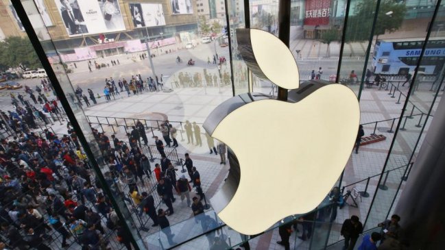 EEUU y Apple enfrentados de nuevo por el iPhone de un sospechoso de tiroteo