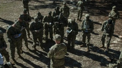  Dos cohetes impactaron en base iraquí que alberga tropas de EEUU  