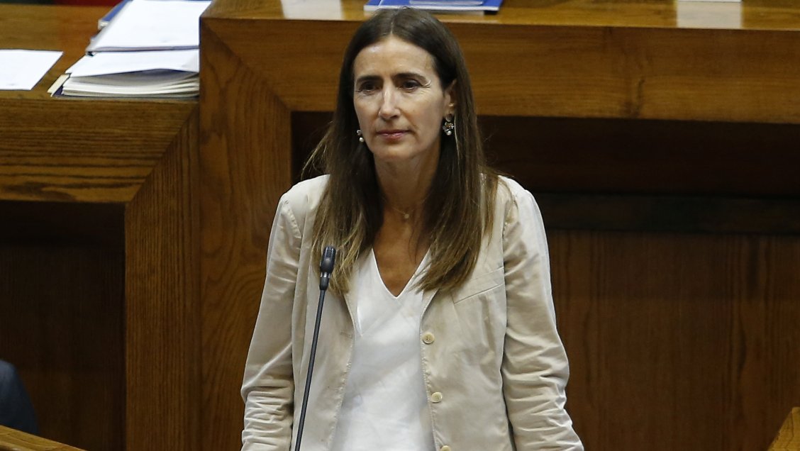 Ministra Carolina Schmidt enfrenta interpelación en la Cámara de Diputados