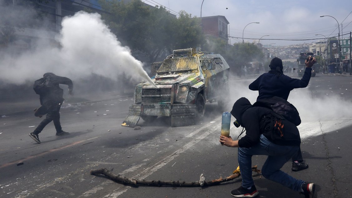 Oficial polemizó con Sharp: 
