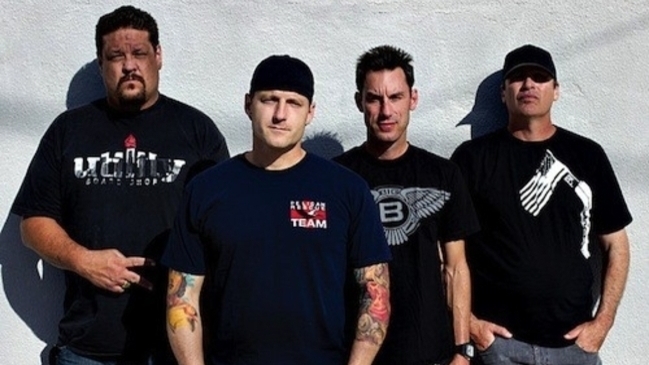 Pennywise, Eterna Inocencia y Bbs Paranoicos se suman a show de The Offspring