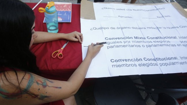 Sólo partidos: Organizaciones civiles no tendrán minutos propios en la franja del plebiscito