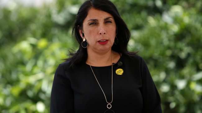 Karla Rubilar tras funa de trabajadores del Hospital San José: Seguiré yendo donde me inviten