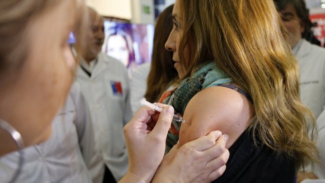 Minsal contra los antivacunas: 