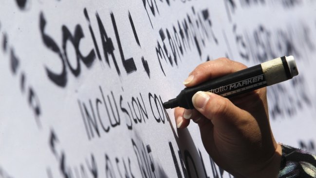 Plebiscito: Oposición planteó ceder parte de sus minutos de la franja a organizaciones civiles