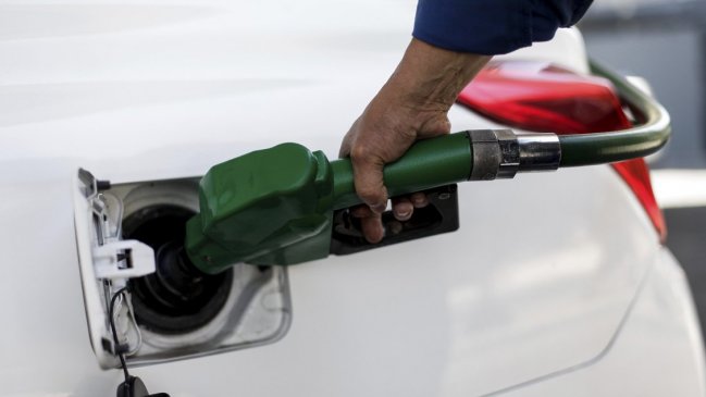 Bencinas vuelven a subir: Alza acumulada casi llega a 50 pesos en dos meses