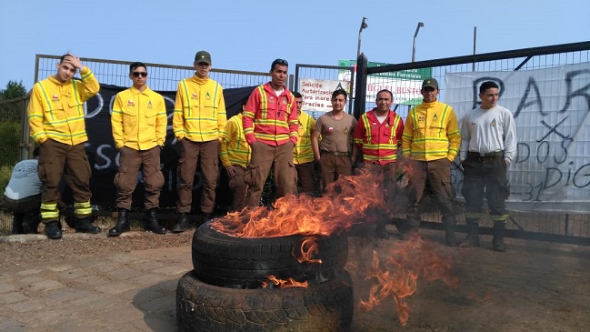 Brigadistas forestales del Biobío comenzaron paro indefinido en demanda de mejores sueldos
