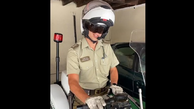 Carabinero arriesga sanción por video haciéndose el galán