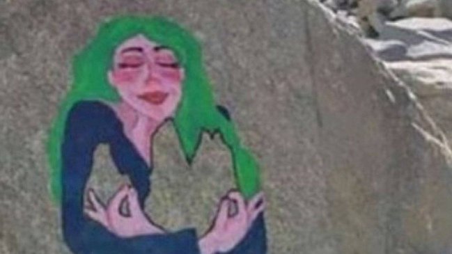 Conaf lamentó que desconocidos pintaran la base de las Torres del Paine