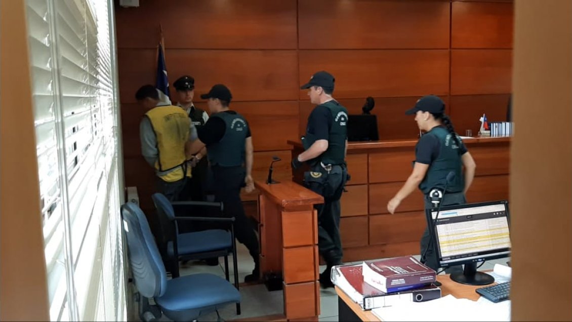 Por posible enfermedad mental, suspenden procedimiento contra acusado de matar a su mamá