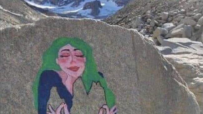 Justicia decretó sólo arraigo nacional para turista italiana que hizo un dibujo en Torres del Paine