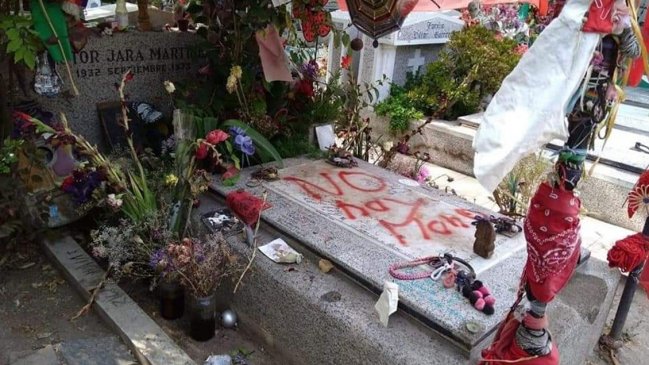 Fundación Víctor Jara tras vandalización de tumba: Molesta que sus canciones sigan sonando