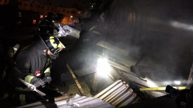 Una adulta mayor resultó herida en el incendio de un edificio en el Barrio Yungay