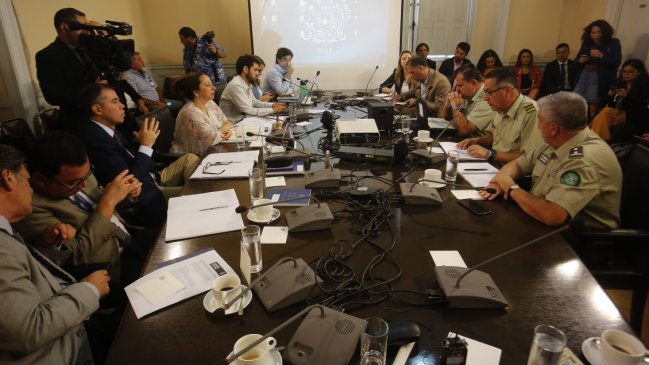 Carabineros en comisión revisora de acusación constitucional contra Guevara: No somos independientes
