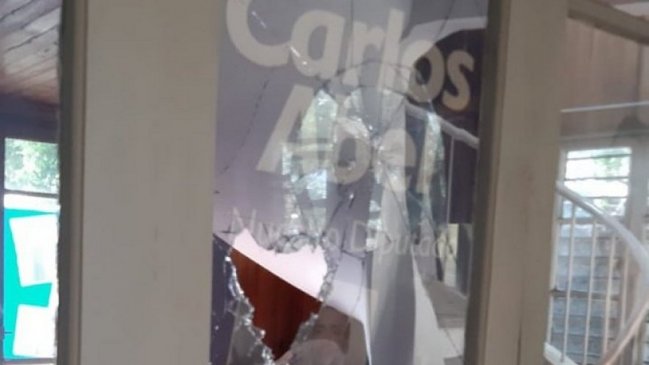 Oficina del diputado Carlos Abel Jarpa en Chillán sufrió ataque