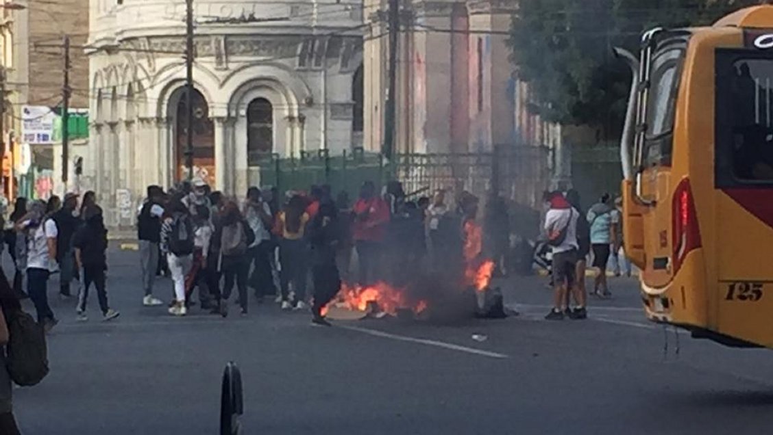 Incidentes en nueva jornada de manifestaciones en Valparaíso