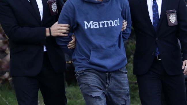 PDI detuvo a dos hermanos por daños en la estación de Metro Del Sol