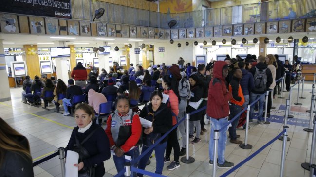 Funcionarios y usuarios acusaron colapsos en oficinas del Registro Civil
