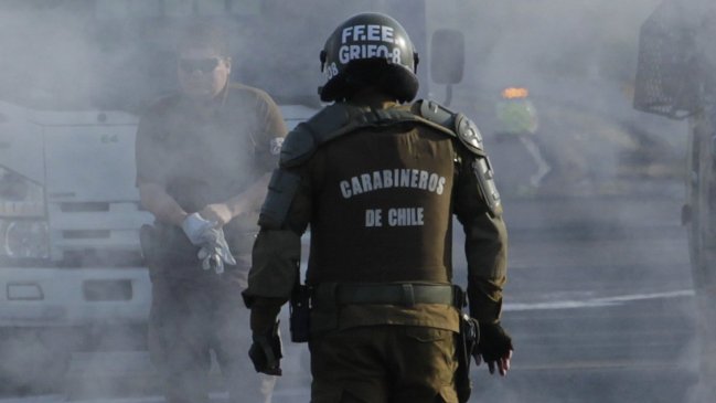 Primer carabinero formalizado por causar daño ocular quedó con arraigo nacional