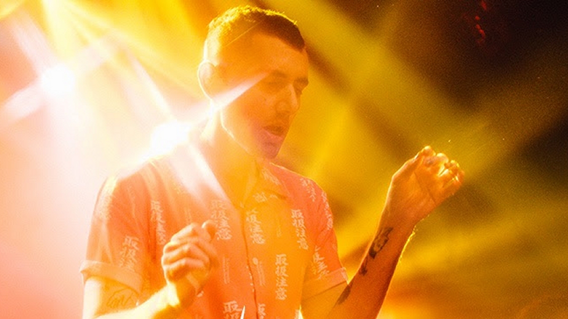 Alex Anwandter suma tercera fecha en Blondie