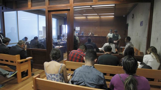 Corte de Apelaciones dejó en prisión preventiva a hermanos acusados por daños en Metro del Sol