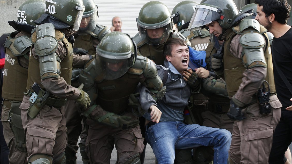 Organización de DDHH: Es evidente el uso ilegítimo de la fuerza por Carabineros