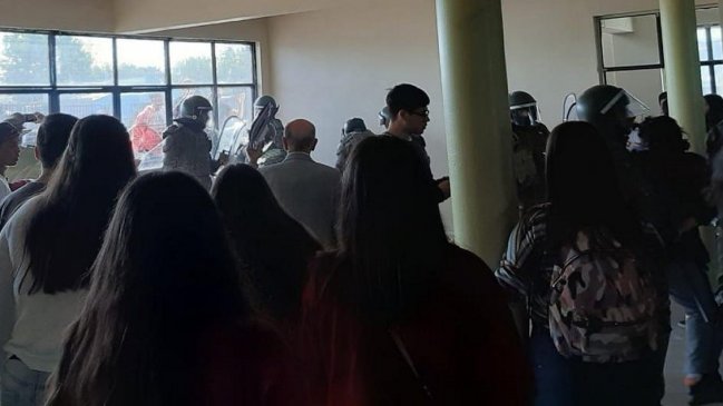 PSU: Carabineros detuvo a 10 jóvenes por desórdenes en Coronel y Talcahuano