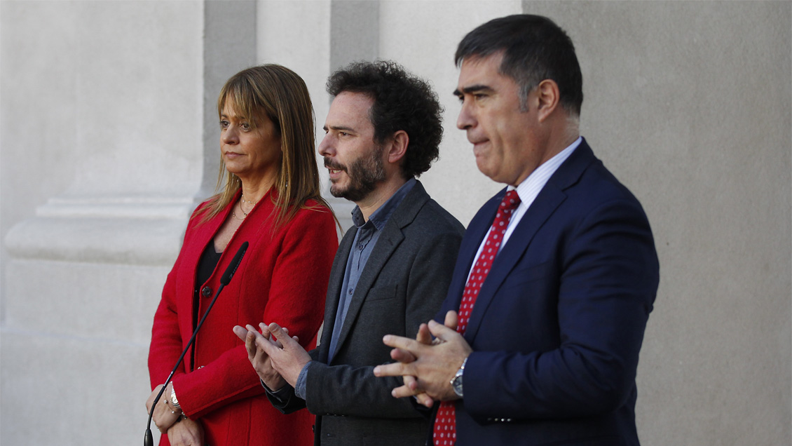 Timoneles de Chile Vamos emplazan a la oposición por acuerdo por la paz: 