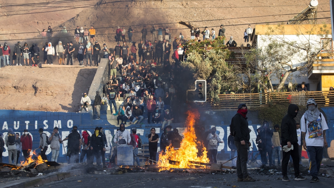 Alcaldesa criticó reacción del Gobierno ante múltiples disturbios en Antofagasta tras el estallido