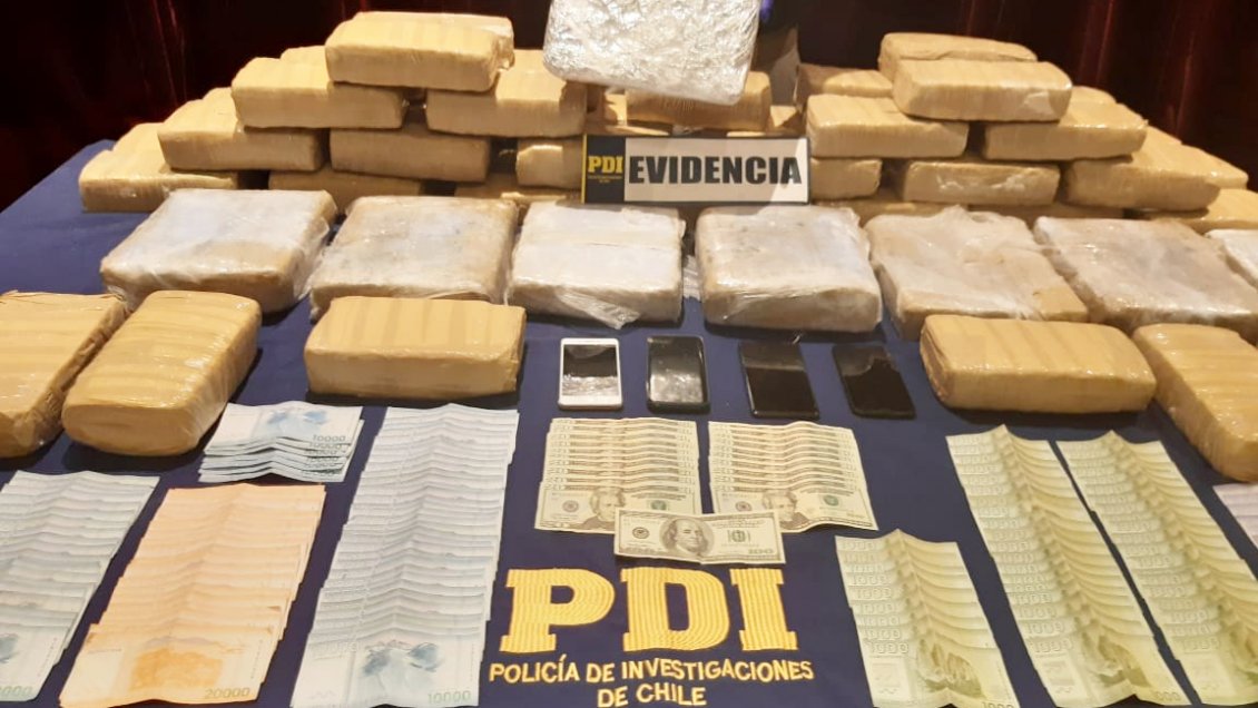 Mujer acusada de financiar banda narco cayó minutos antes de abordar avión hacia Iquique