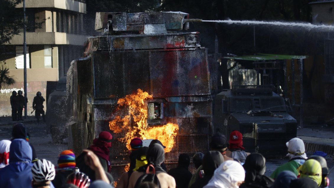 Carabineros: Últimos hechos de violencia recuerdan los peores momentos de octubre