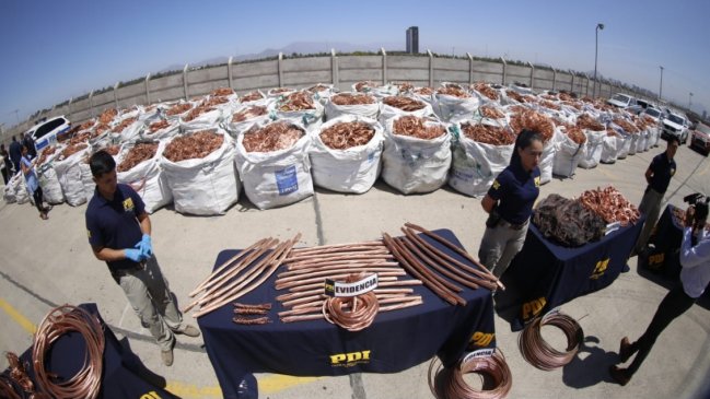 Medio argentino apunta a China por industria del robo de cobre en Chile