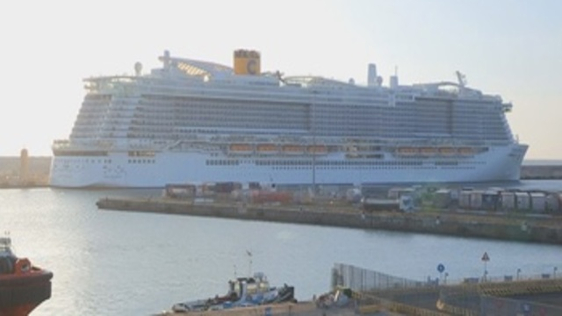 Pasajeros del crucero en Italia desembarcan tras descartarse coronavirus