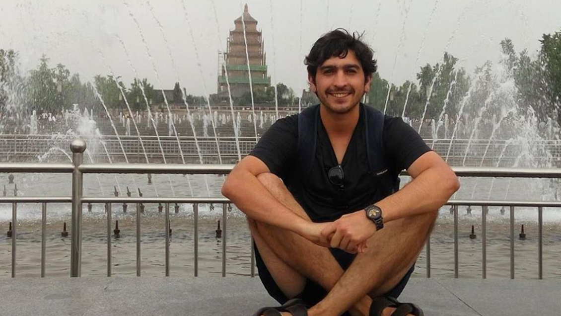 Chileno cumple cuarentena encerrado en un hotel de China por sospecha de coronavirus