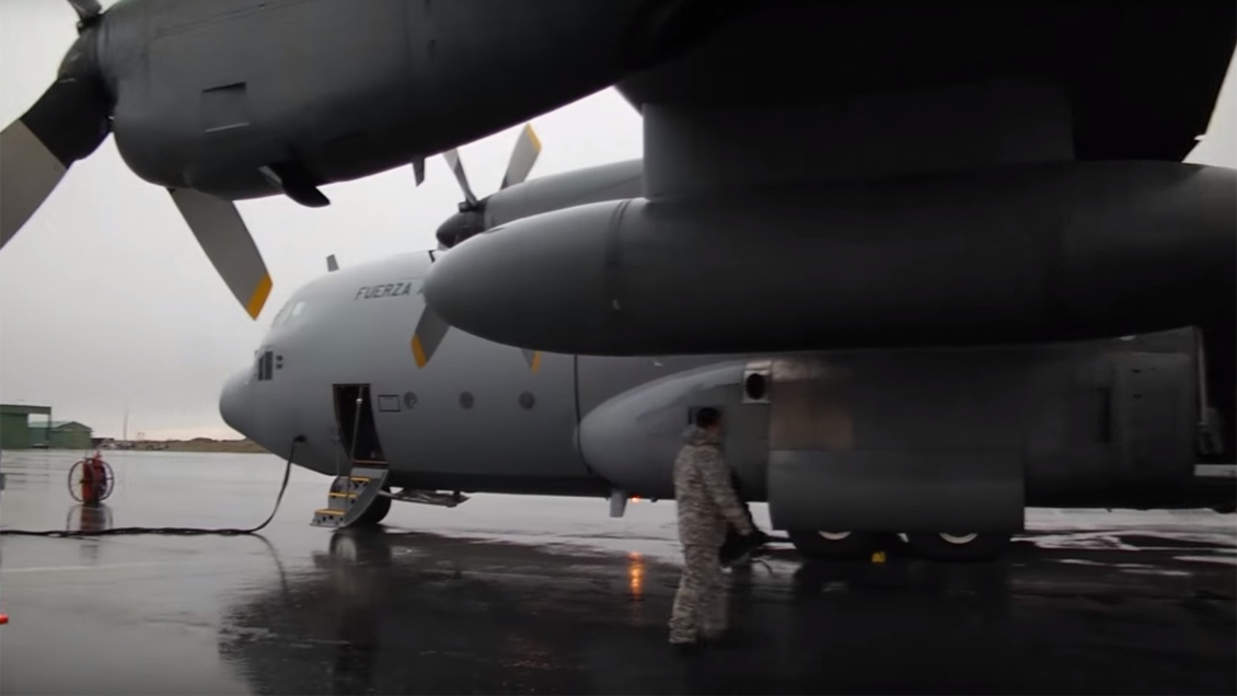 Familiares de víctimas del Hércules C-130 exigen búsqueda submarina en el Drake