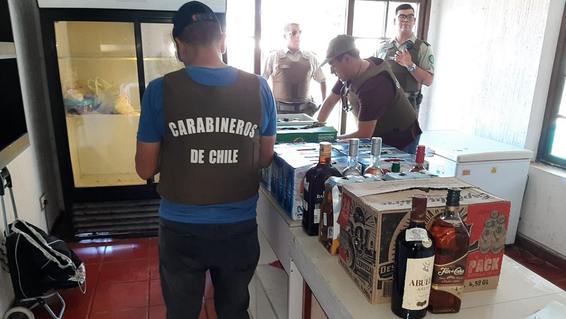 Incautan 224 botellas de alcohol en un 