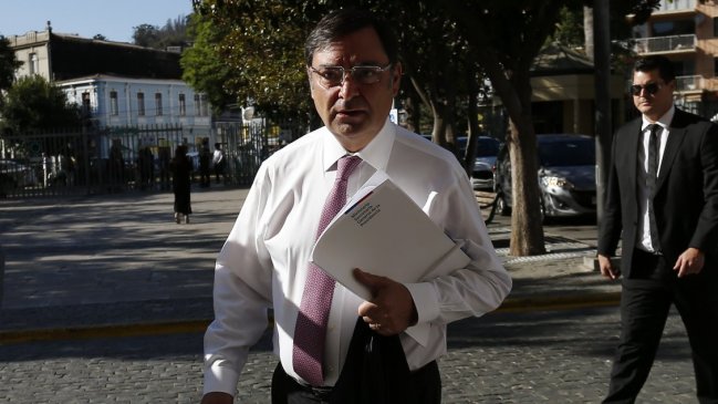 Senado debate acusación constitucional contra el intendente Felipe Guevara