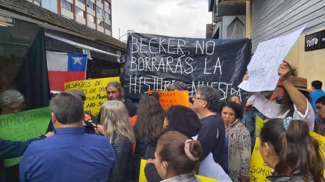 Artesanos de Temuco afirman que no dejarán sus puestos de Calle Bulnes