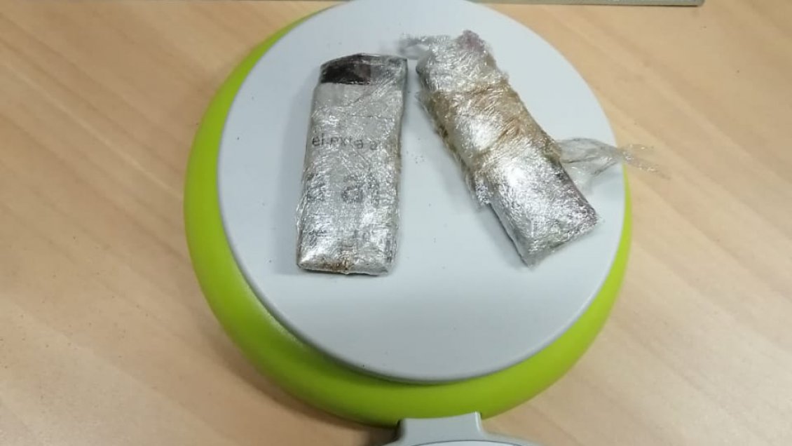 Pasajero trató de esconder marihuana en el café, pero lo sorprendieron en el aeropuerto