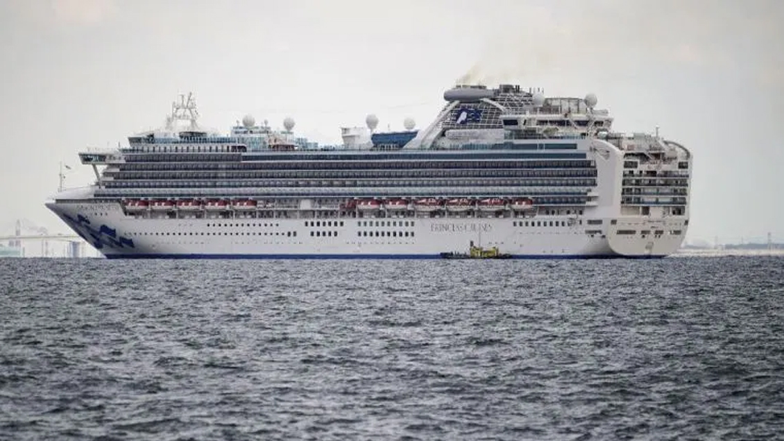 Japón confirmó 10 casos de coronavirus en un crucero puesto en cuarentena