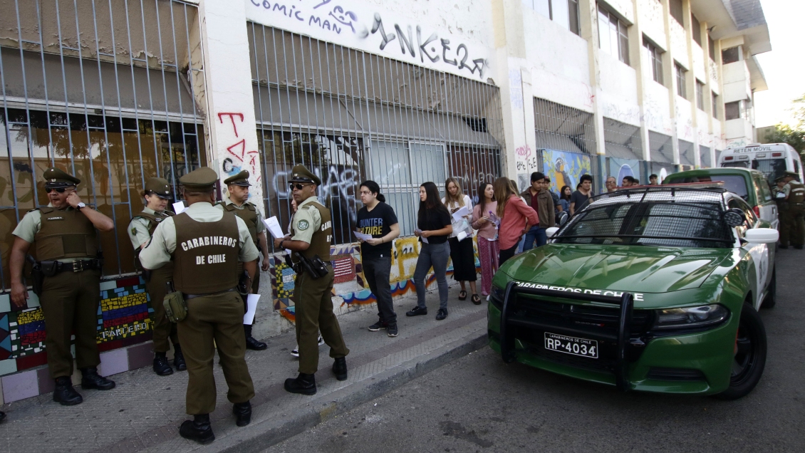 Incidentes en el marco de la PSU terminaron con una estudiante detenida