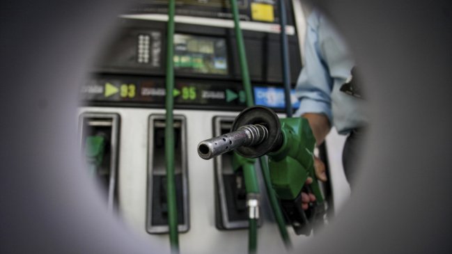 Bencinas bajan sus precios por segunda semana consecutiva