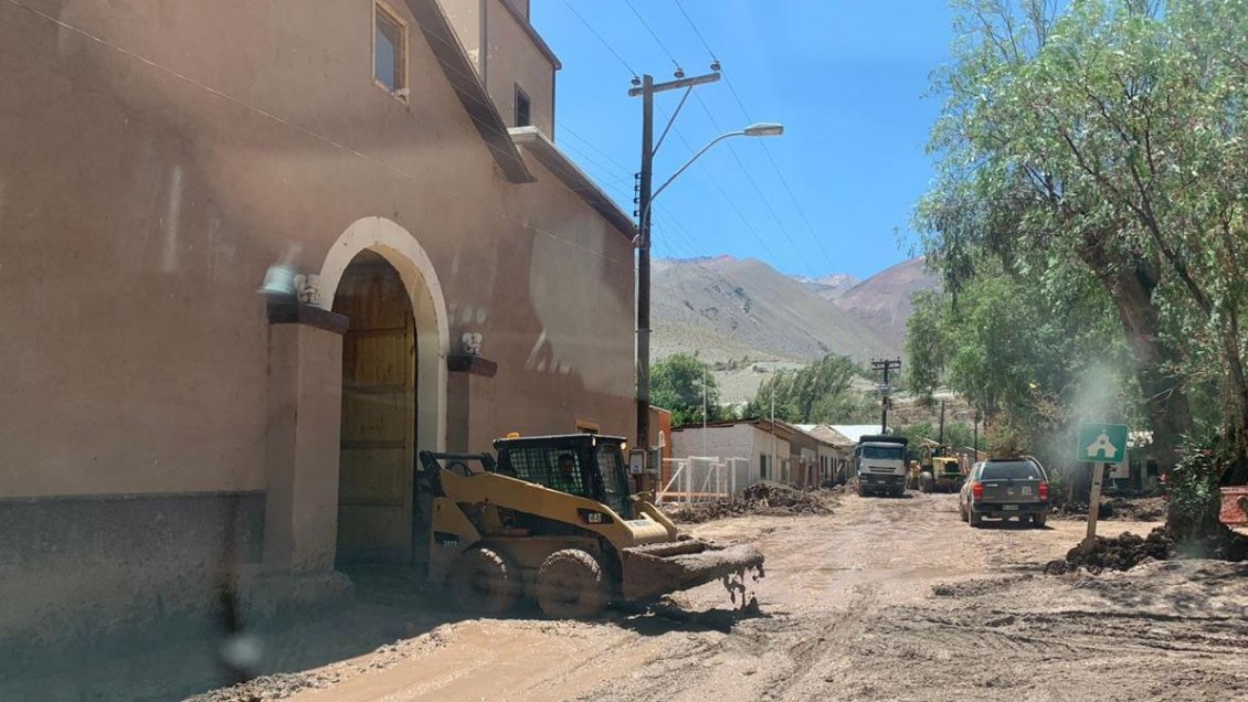 Gobierno llama a completar el registro FIBE, tras aluviones en Alto del Carmen