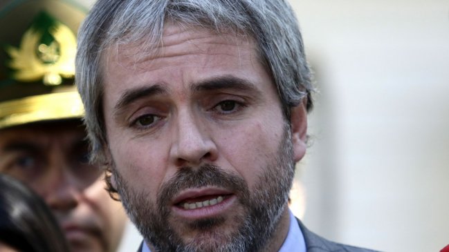 Ministro Blumel: Hay quienes validan la violencia, y eso raya en el fascismo