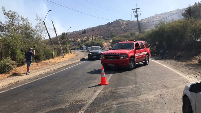 Incendio en el cerro La Virgen de Talca mantiene sin señal a medios de comunicación