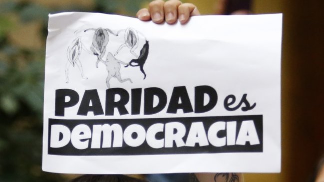 Cientista política refuta a presidenta del TC: No pedimos arrasar con los cupos, como los hombres