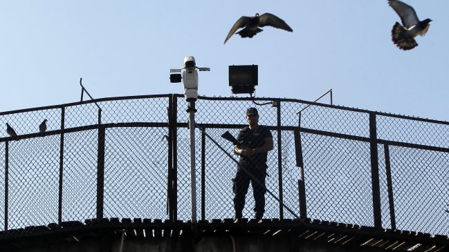 Condenan a gendarme que cobró tres millones de pesos a reo por salida dominical